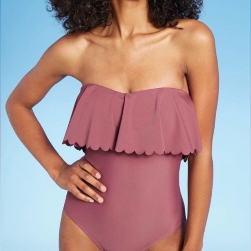 Women’s Scalloped One Piece Swimsuit - Maroon